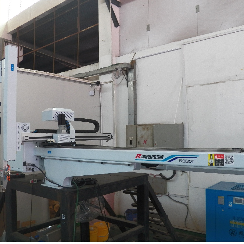 Ruibo niutou manipulator maximum load of 5 kg, for the selection and placement of industrial machinery arm manipulator for injection machinery
